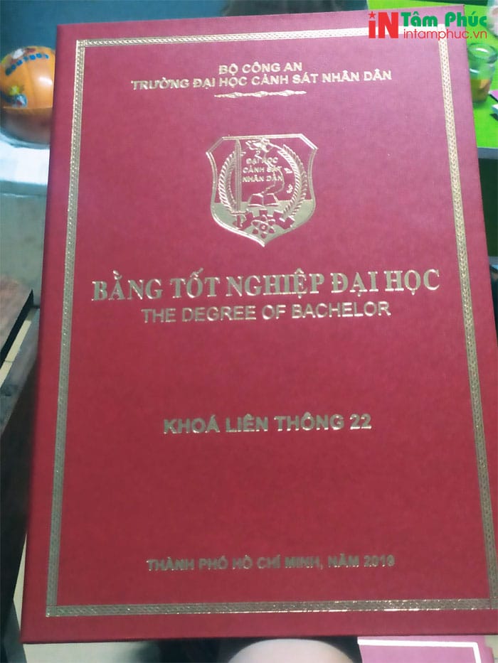 bìa trao quyết định