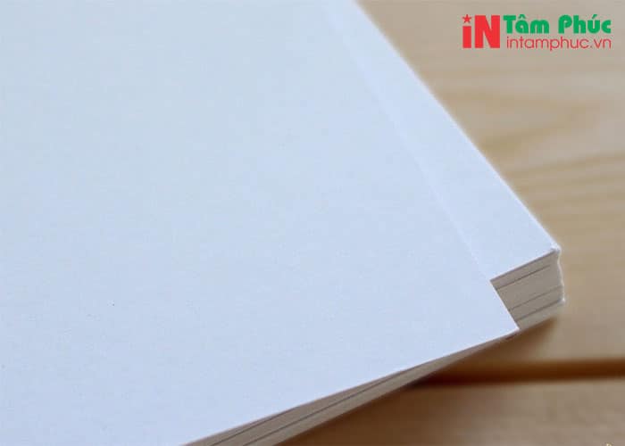 Giấy couche có độ bóng cao mịn, trơn