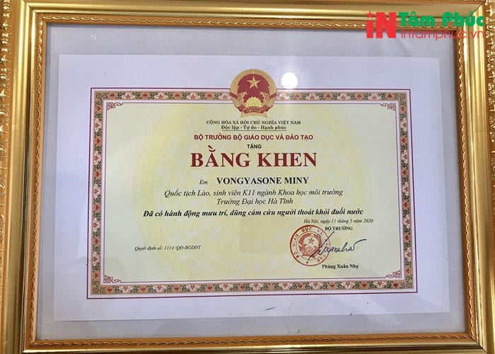 Một số mẫu in giấy khen thông dụng Một số mẫu in giấy khen thông dụng