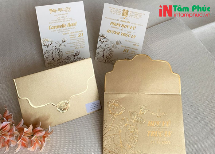 Thiệp cưới bao gồm phong bì và thiệp